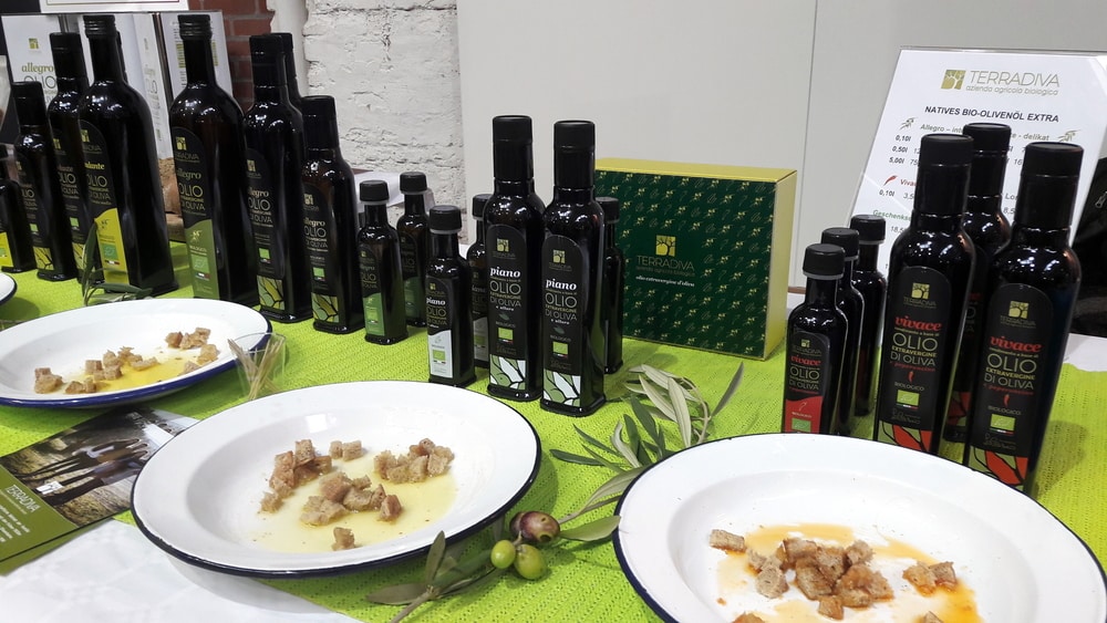 Verschiedene Olivenöle von Terradiva